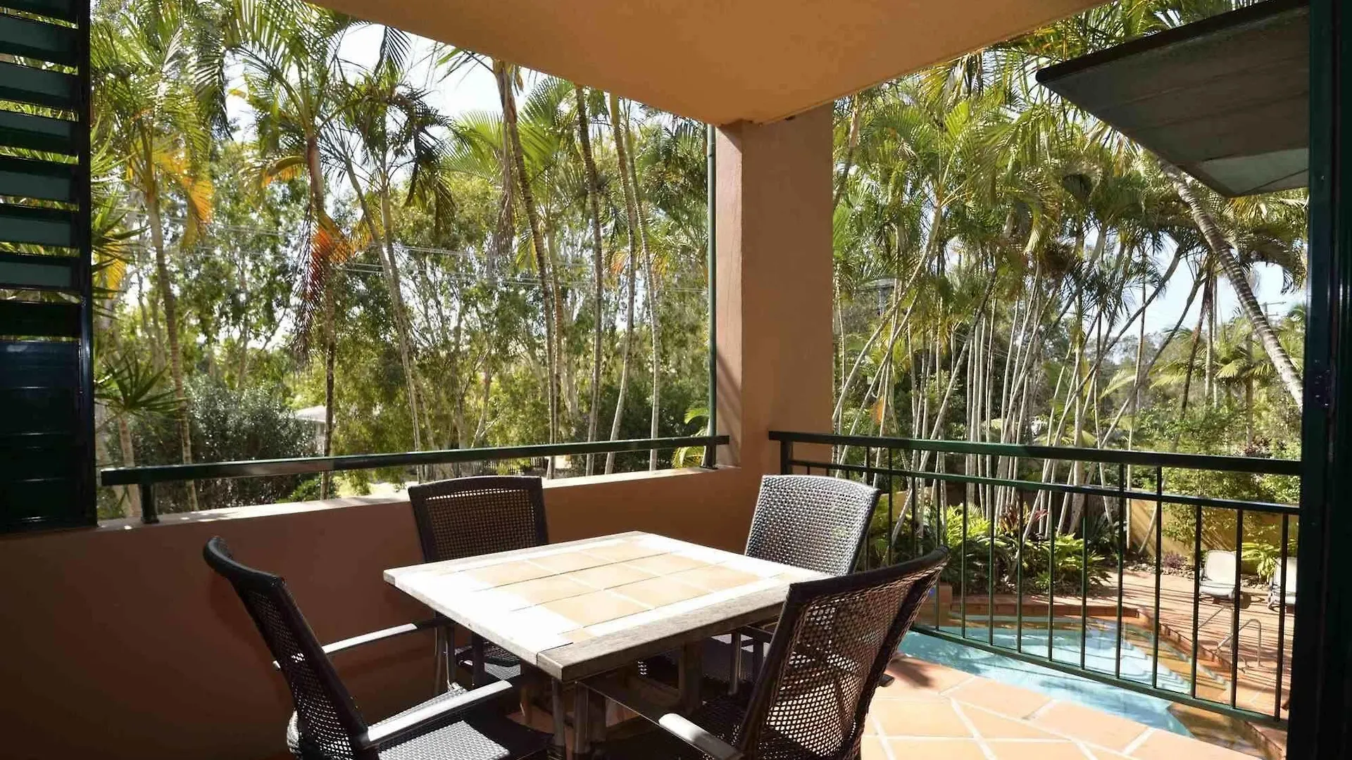 Aparthotel Bermuda Villas Sunshine Coast